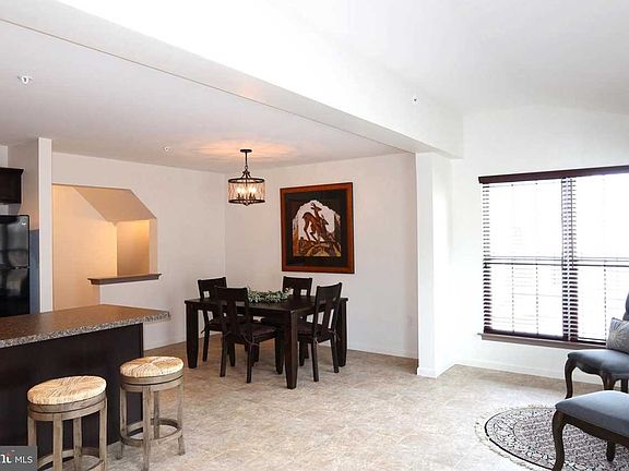 3rd image of 253 Kestrel Ln