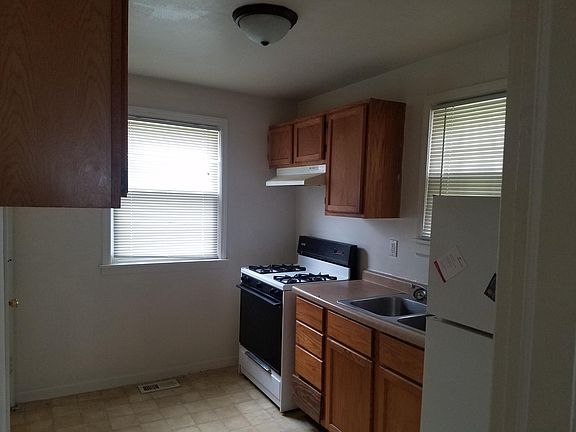 5th image of 1219 Island Ave