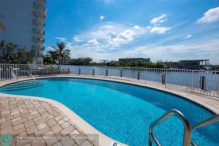 1705 N Riverside Dr #2 — Photo 6