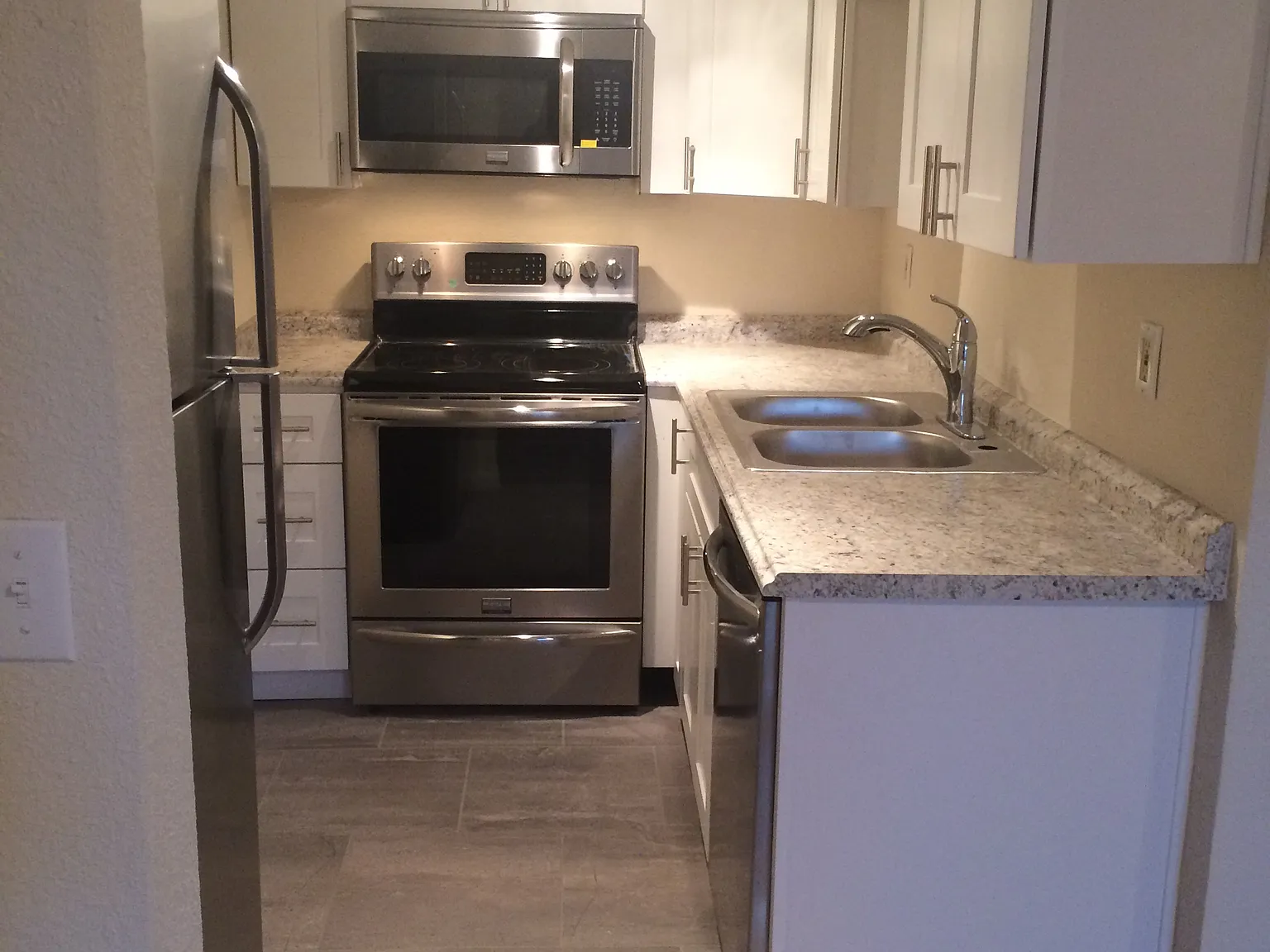 2 bed, 682 sqft, $1,100 — Photo 3
