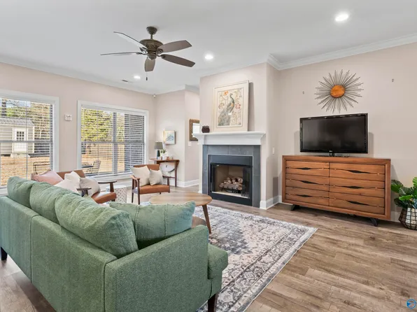 3006 Lisa Ln, Decatur, AL 35603