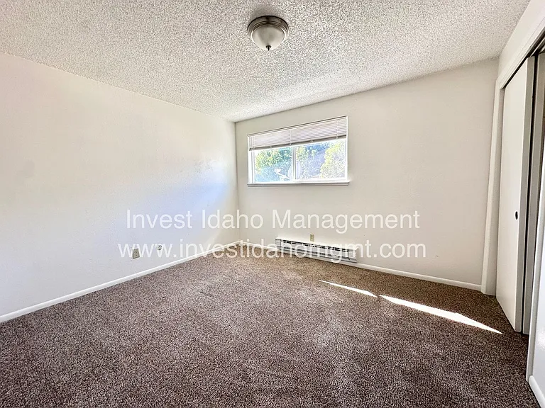3970 Glenn — Photo 10