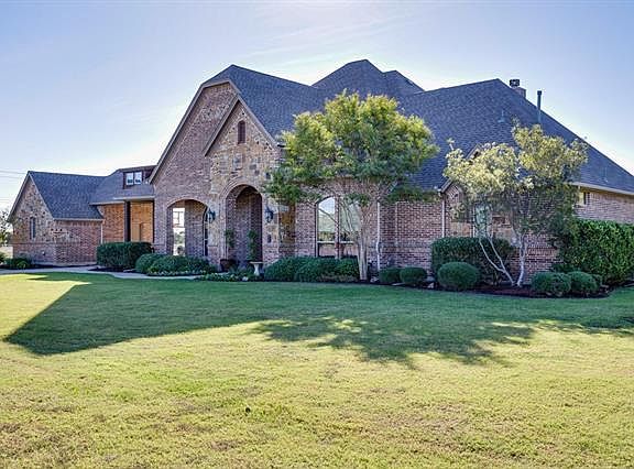 3rd image of 1501 Western Willows Dr