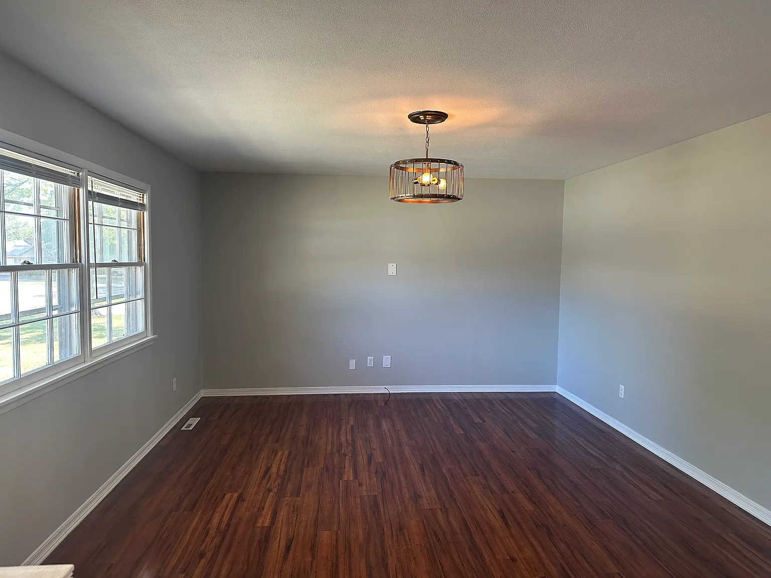 4 bed, 1848 sqft, $2,500 — Photo 2