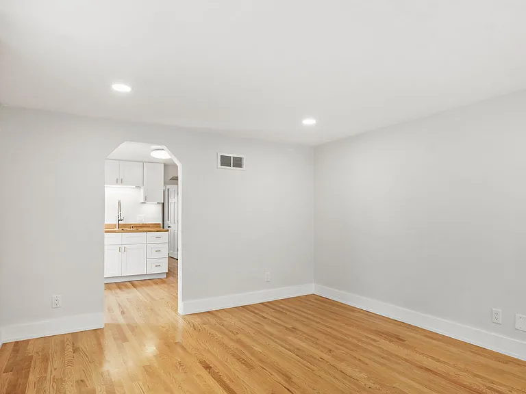 2710 Union St #1 — Photo 5