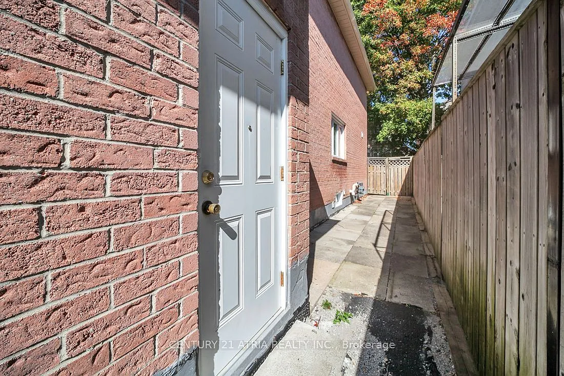 2 bed, $1,900 — Photo 2