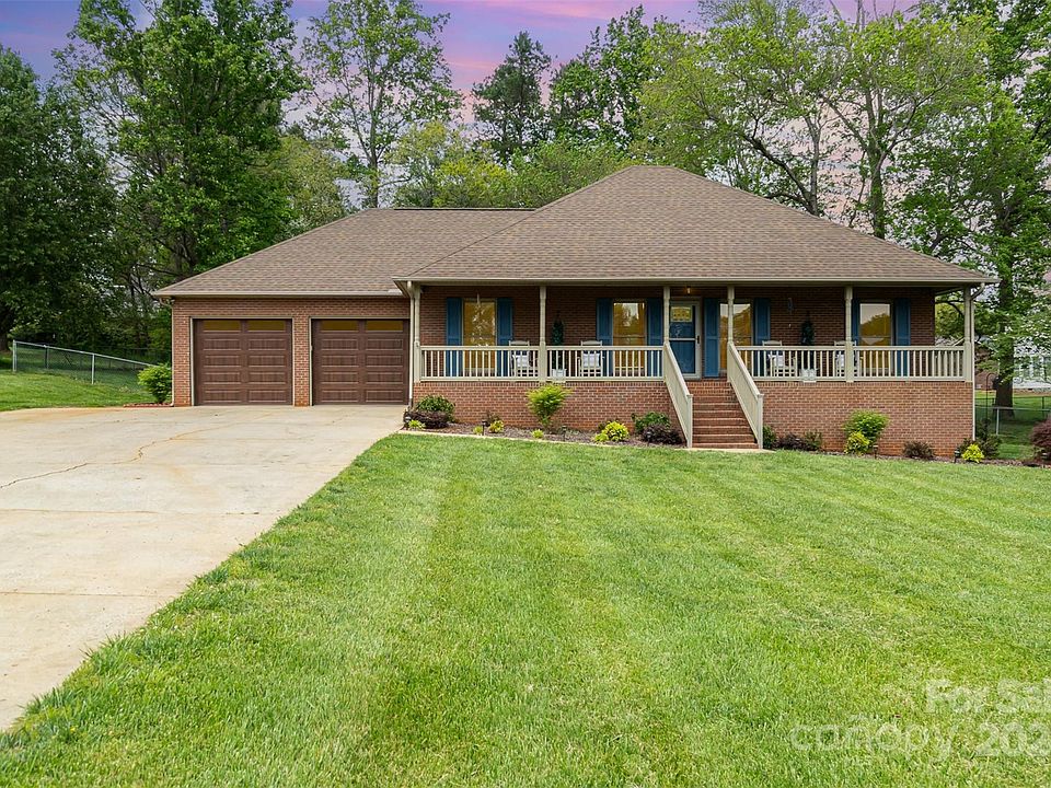 1st image of 2737 Prince Dr