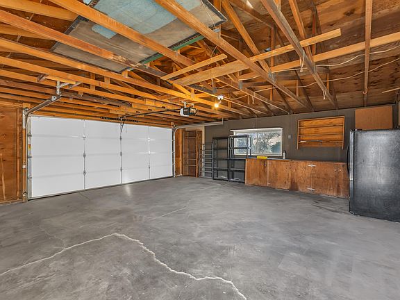 4th image of 1005 View St
