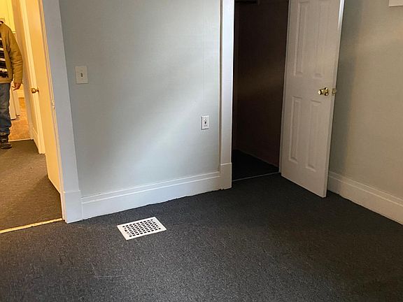 5th image of 522 Lasalle Ave Floor 1