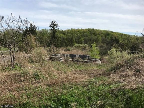 4th image of 53 McCloud Ln