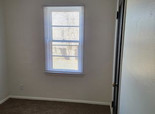 7118 Lake St, Omaha, NE 68104