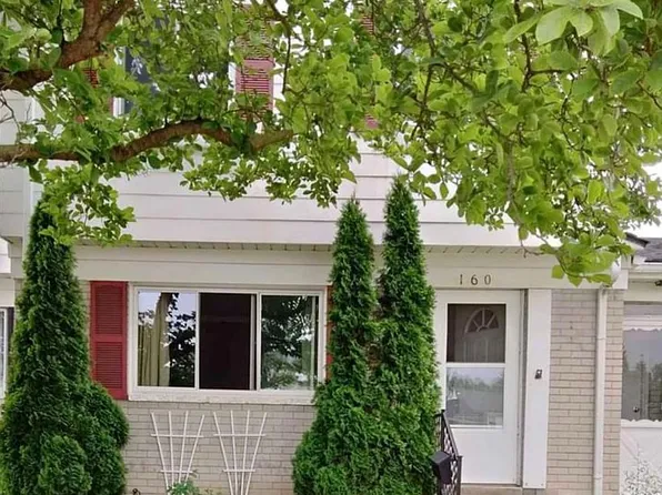 160 Mark Dr, Mount Clemens, MI 48043