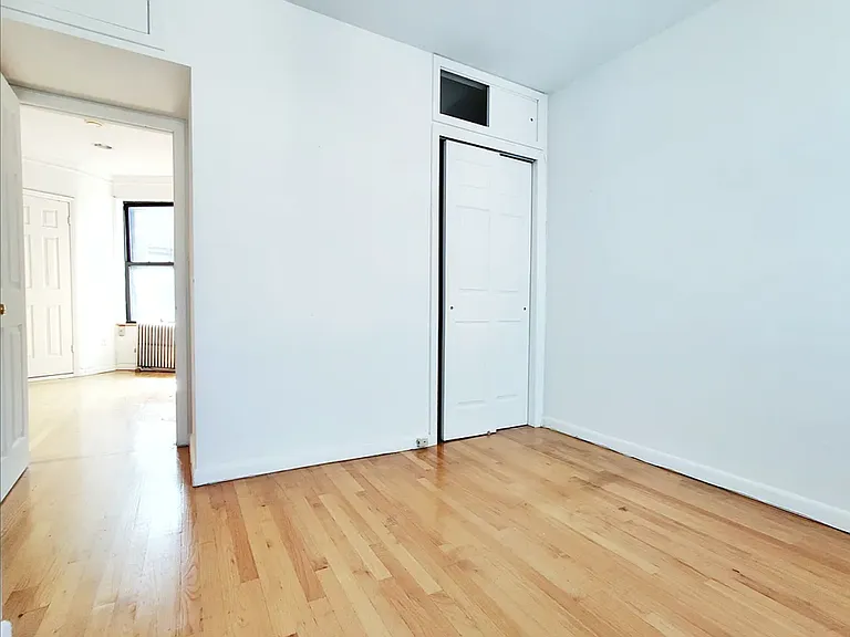 214 1st Ave #11 — Photo 3
