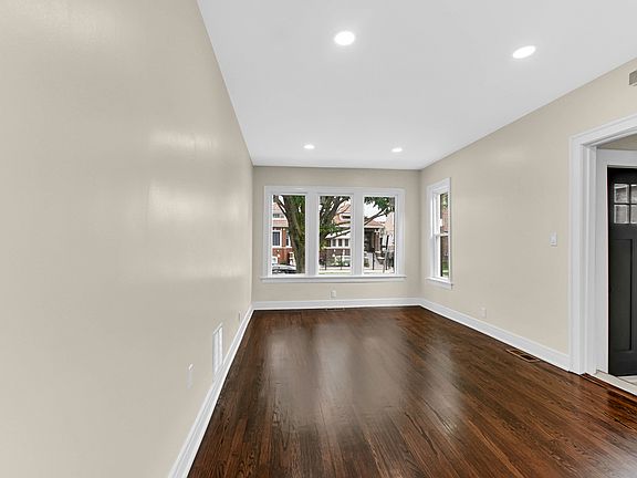 5th image of 6543 S Francisco Ave