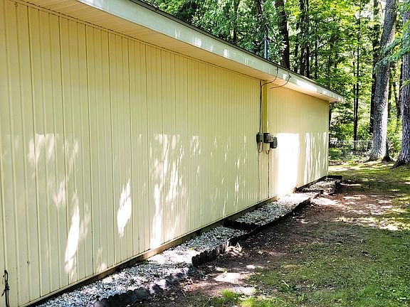 3rd image of 202 Maple Grove Ave