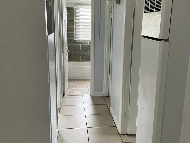 621 W South St #1 — Photo 7