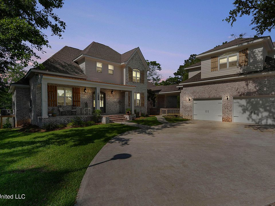 2nd image of 209 Bluff Cv