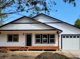 219 S Oar Loop SW, Ocean Shores, WA 98569