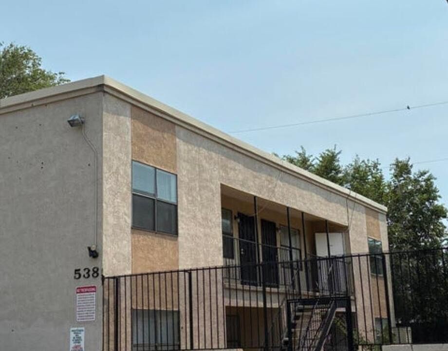 1st image of 538 Ortiz Dr SE