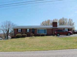 1114 Carroll Creek Rd, Johnson City, TN 37601