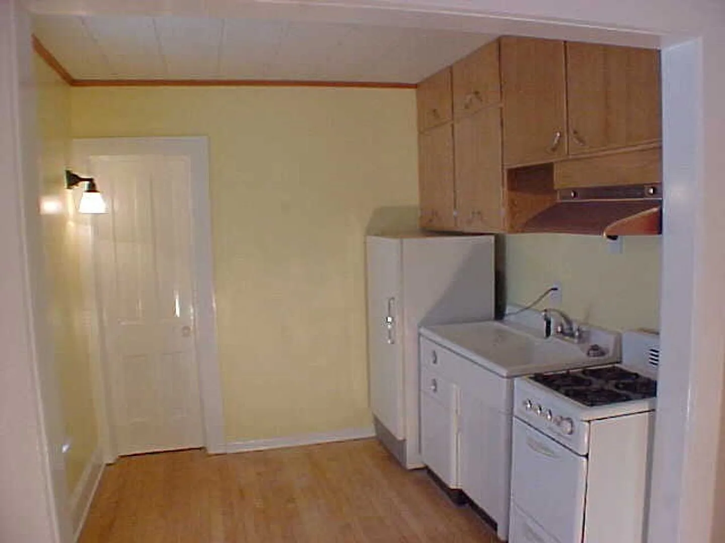 215 East Mifflin Street — Photo 4