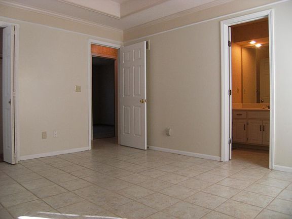 MASTER BEDROOM, WITH MASTER BATH