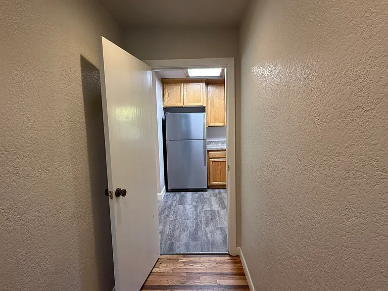 3120 Willamette Dr N — Photo 20