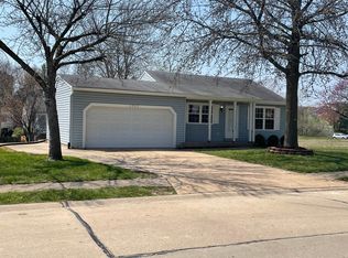 1757 Lynnbrook Dr, Saint Charles, MO