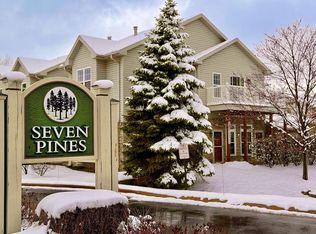 W140N9964 Seven Pines Way UNIT A, Germantown, WI 53022