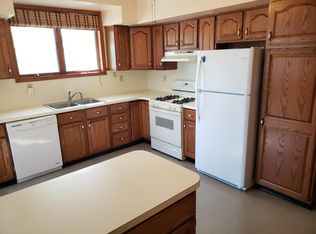 122 Charles St APT 1, Throop, PA 18512