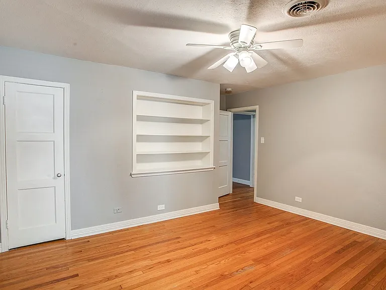 3233 Colgate Ave — Photo 9