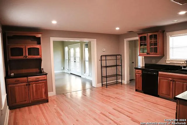 208 S Winston Ln — Photo 9