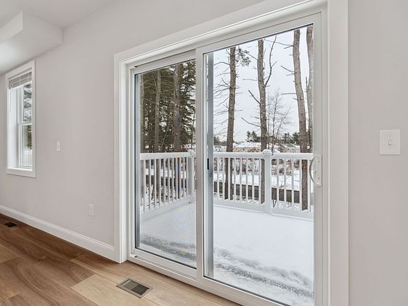 5th image of 32 Emerson Ave #F