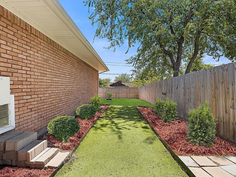3364 Darvany Dr — Photo 22