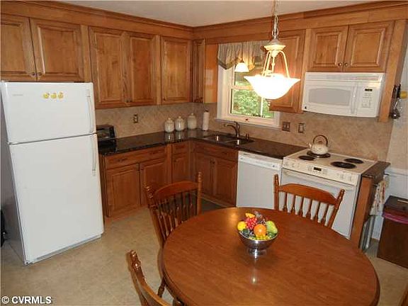3rd image of 9247 Grantham Dr