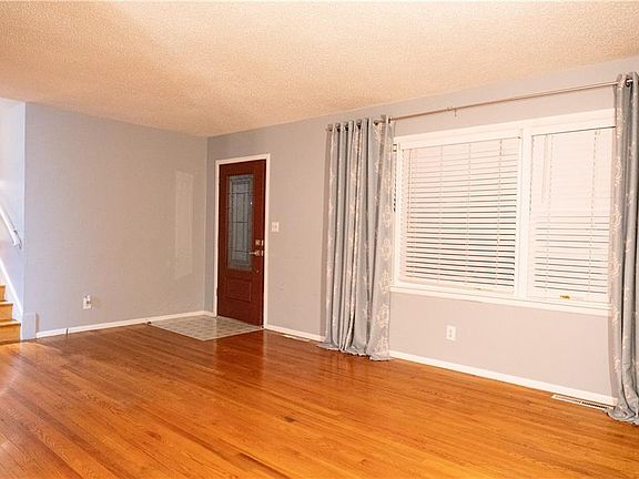 4th image of 9413 Manchester Ave