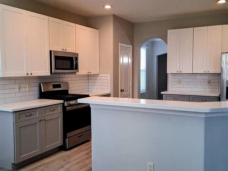 10015 Dawn Brook Dr — Photo 4