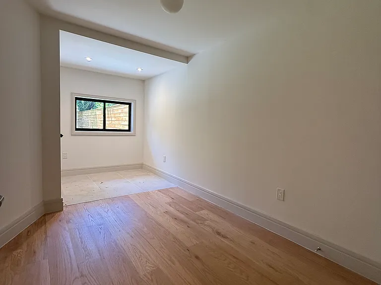 768 Halsey St #1 — Photo 7