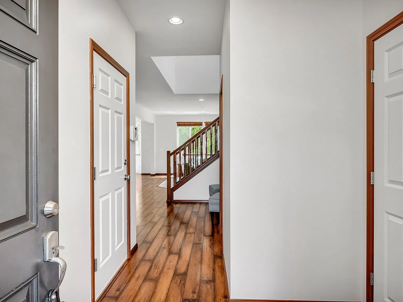 4 bed, 2.5 bath, 2298 sqft, $3,650 — Photo 4