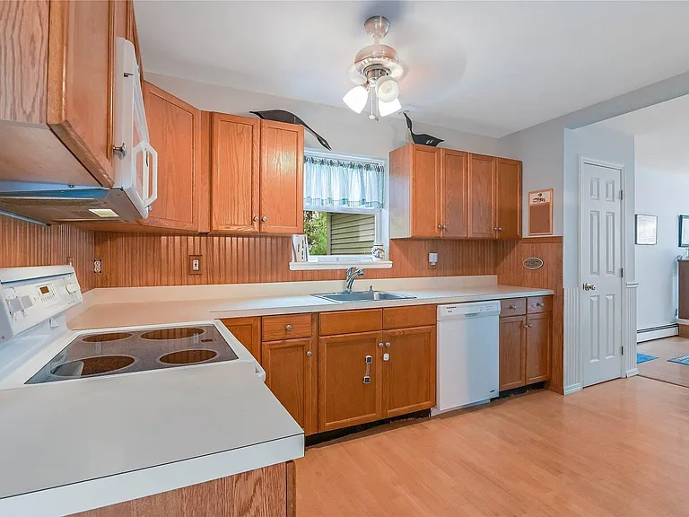 530 Stillwater Ave — Photo 5