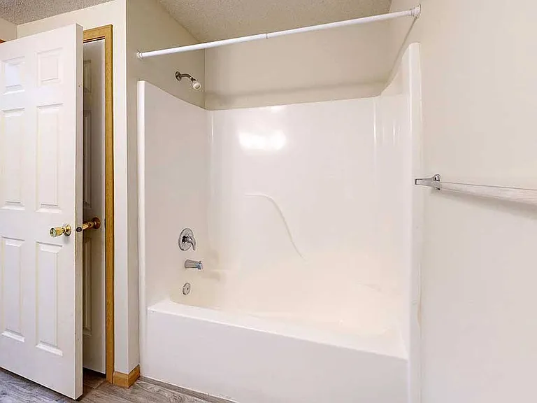 Northbrook Apartments — Photo 159