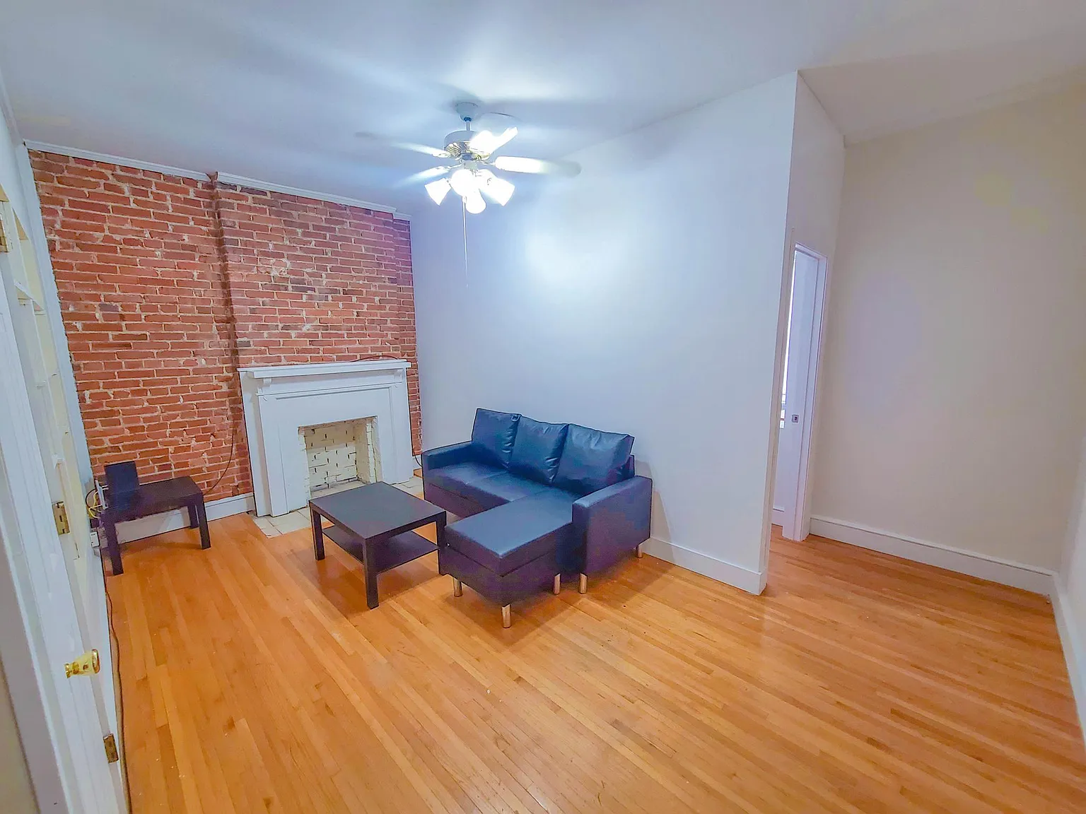 3 bed, 1050 sqft, $1,695 — Photo 3
