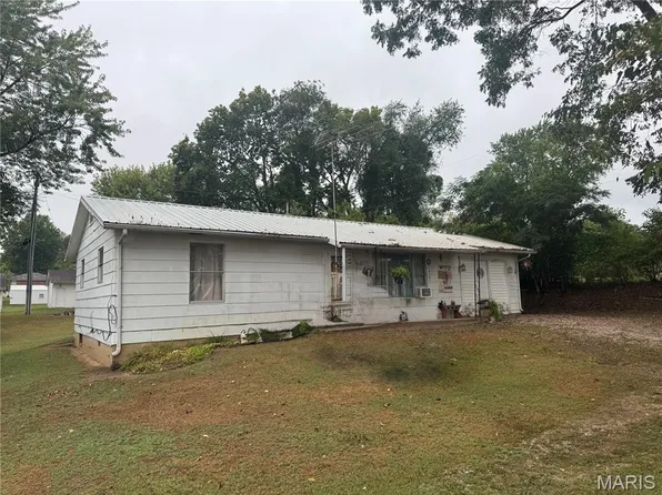 513 Harris St, Elsberry, MO 63343