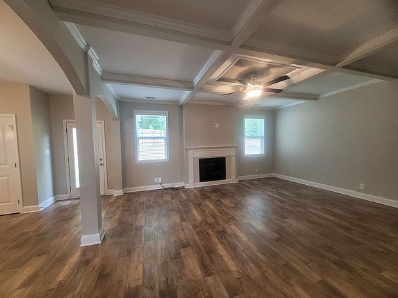 4th image of 1316 Black Oak Cir