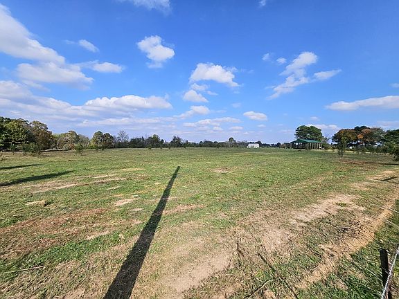 4th image of 4 County Road 540