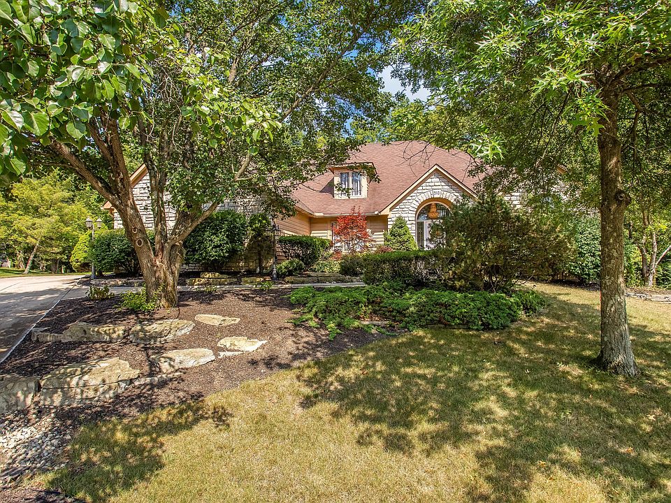 1st image of 940 Vauxhill Ln