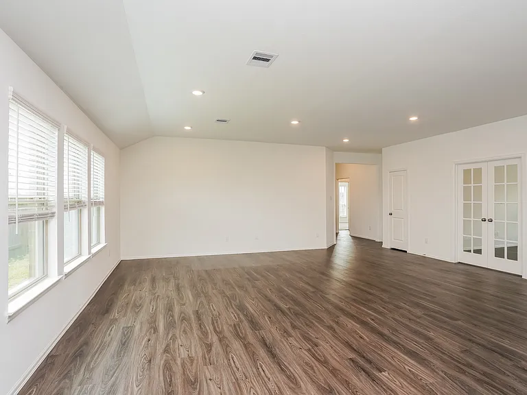 723 Autumn Lake Ln — Photo 6