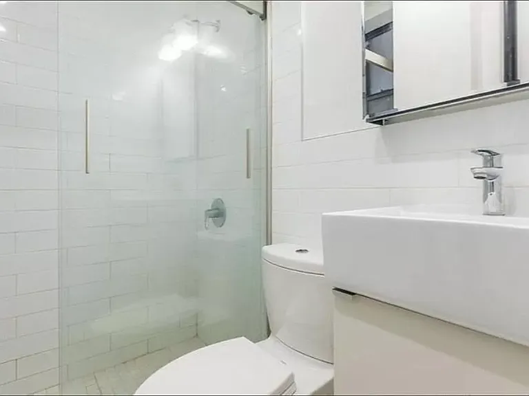 512 E 81st St #3W — Photo 5