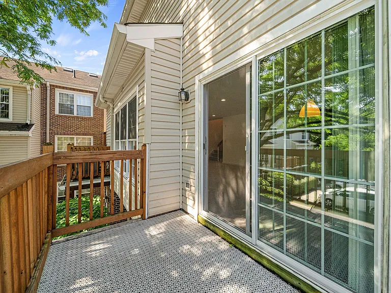 764 Charles Ct — Photo 11
