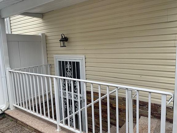 2nd image of 11 Herrick Ave #2